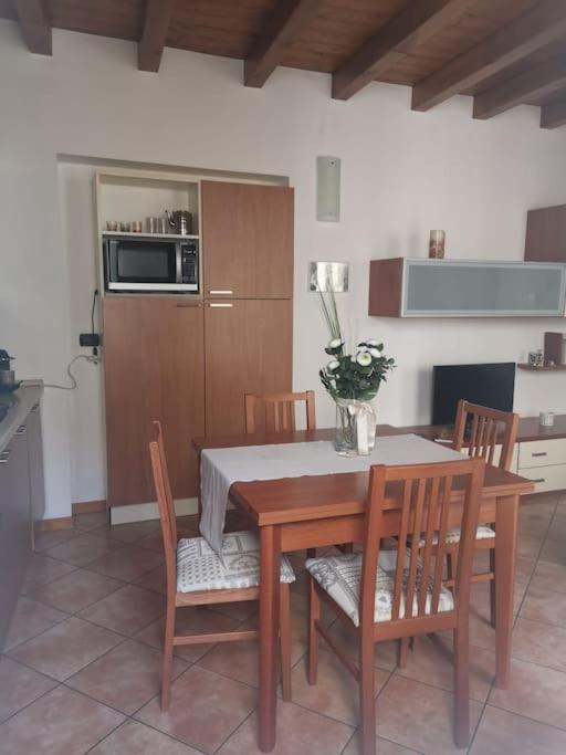 Casa Vacanze Il Tuffetto Olginate Bagian luar foto